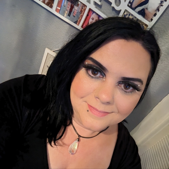 Meet your Posher, Joanne - Picture 1 of 1